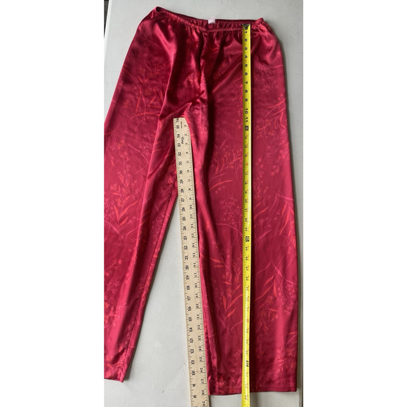 Victoria’s Secret Womens Size Small Satin Pajama Set Tank & Pants Red Print - Picture 8 of 11